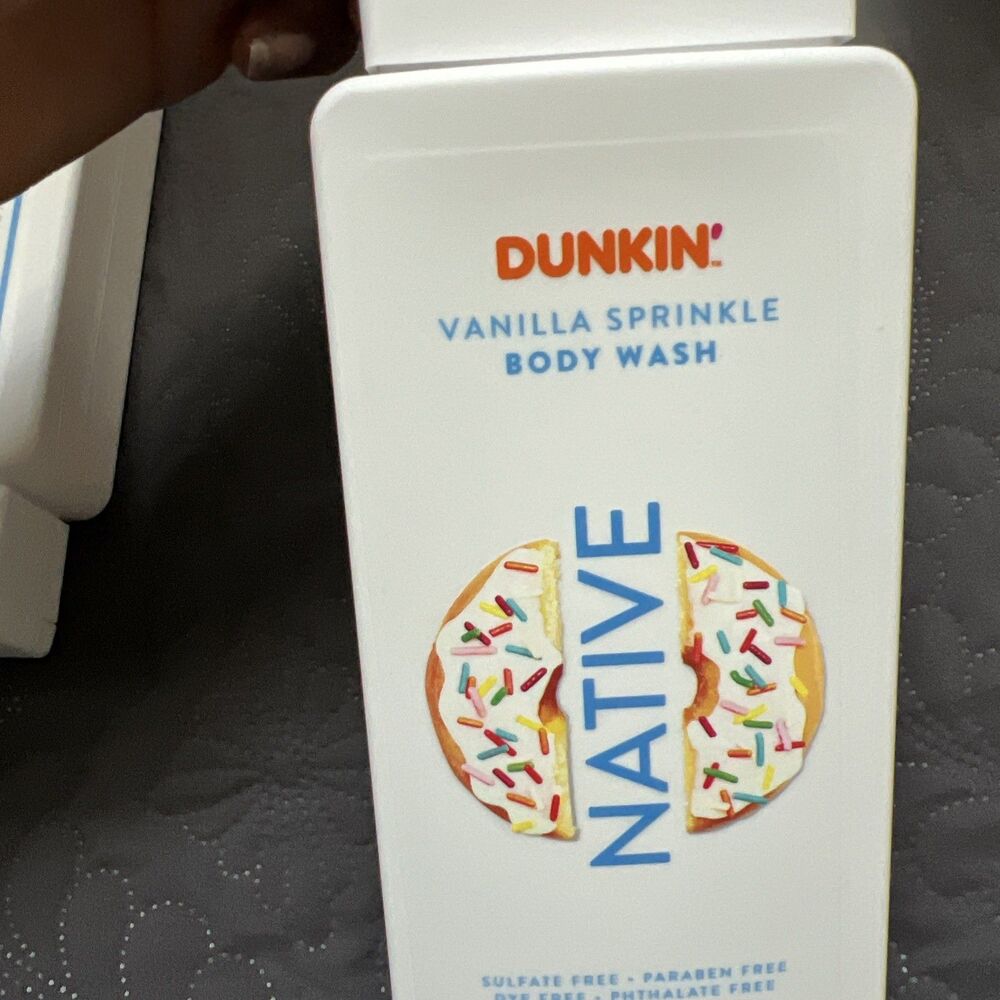 Native DUNKIN 4 Pack Vanilla Sprinkle Body Wash Limited Edition 18 FL OZ/532ML - Picture 3 of 6
